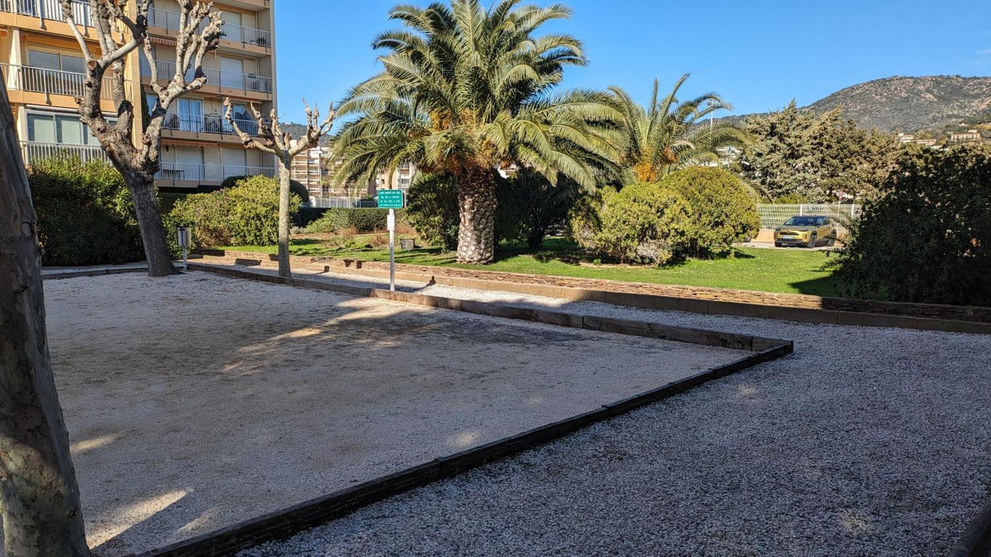 Studio Avec Coin Nuit, 100 M De La Mer Le Lavandou Exteriör bild